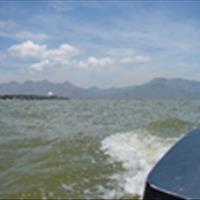 بازدید و نمونه برداری از دریاچه ارومیه